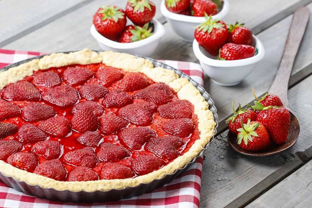 Strawberry & Wattleseed Pie